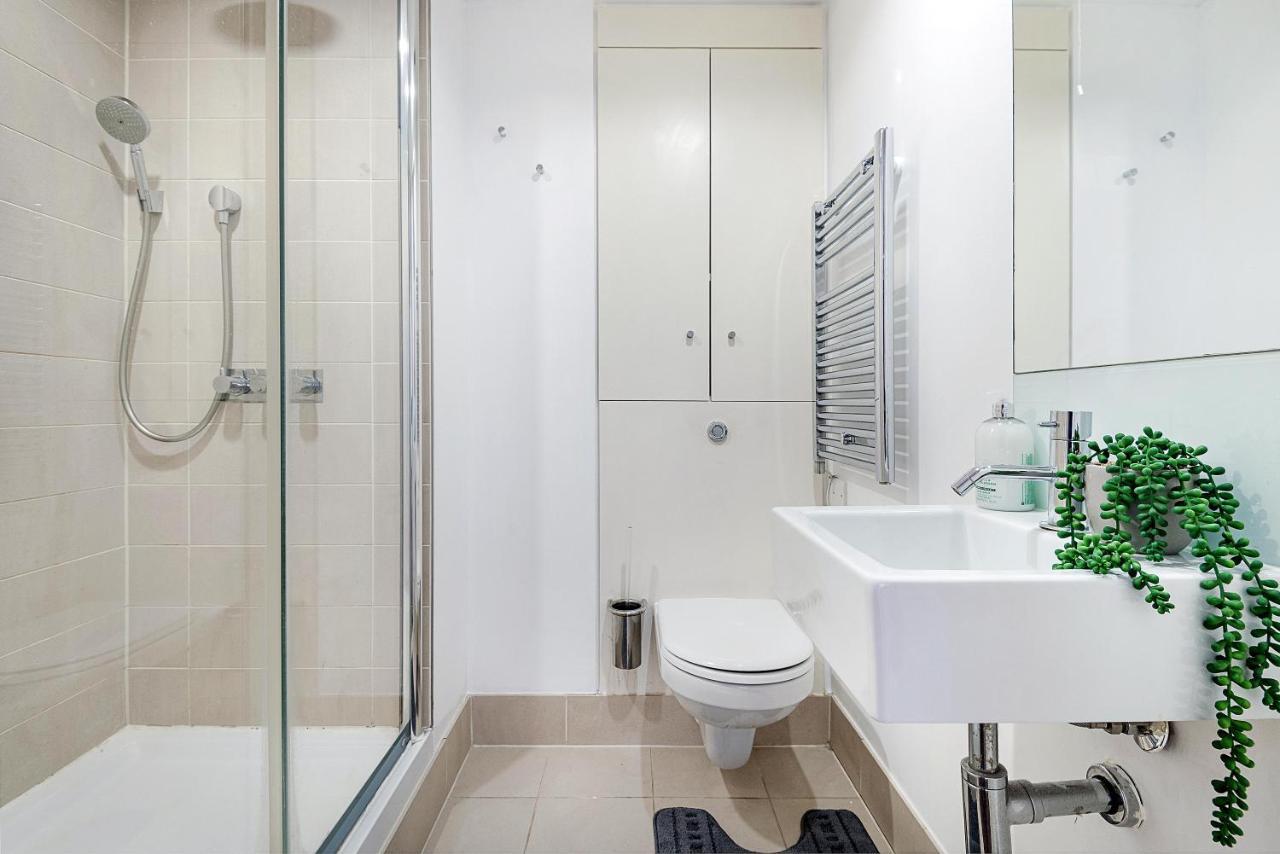 Modern Mayfair Apartments London Exterior photo