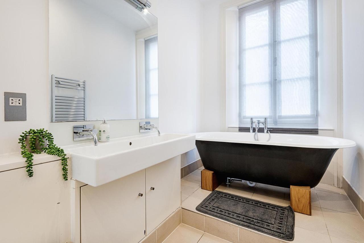 Modern Mayfair Apartments London Exterior photo